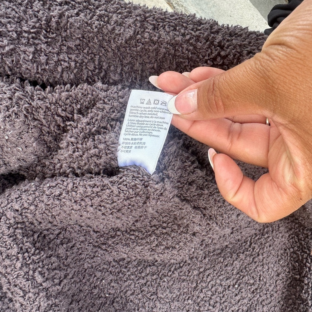Cozy Black Fleece Robe - Picture 4 of 6
